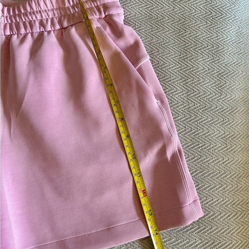 Lululemon Softstream Shorts Size 4 NWOT - Picture 9 of 9